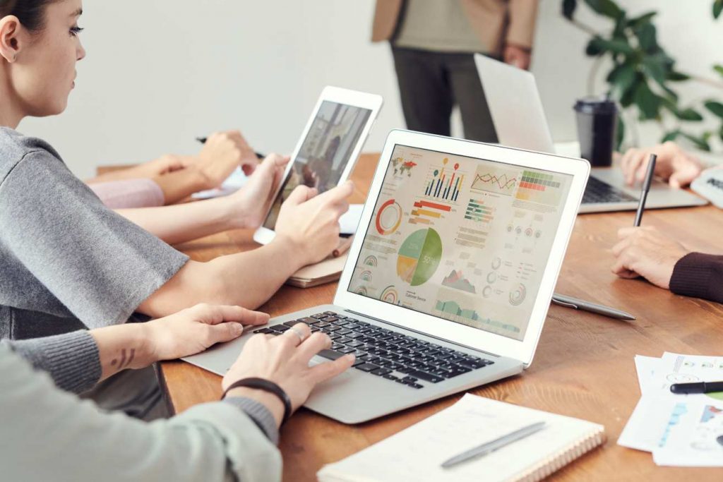 L'équipe marketing analyse des données